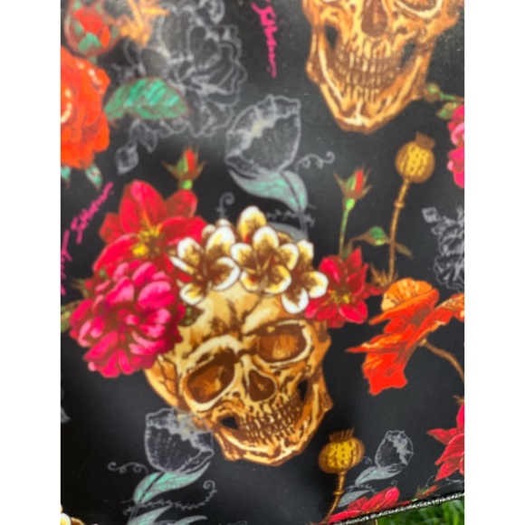 NWT RARE Sugar skull/Calavera Betsy Johnson floral skull weekender duffle bag - Picture 3 of 6